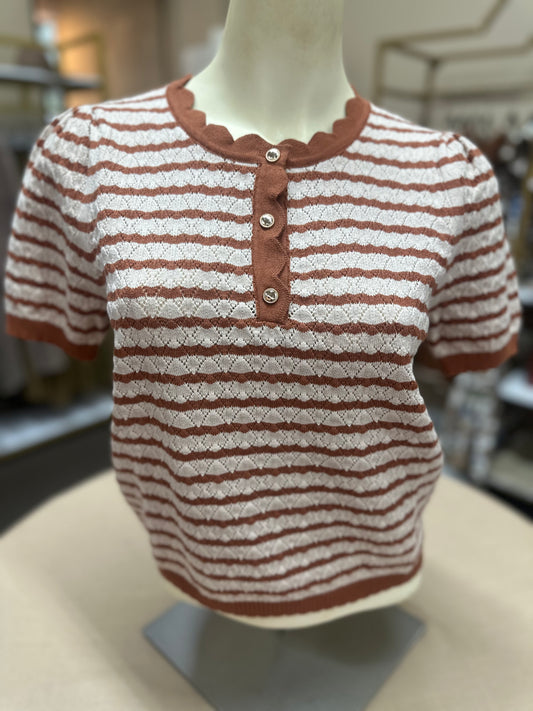 Scallop Trim Bronze Button Brown