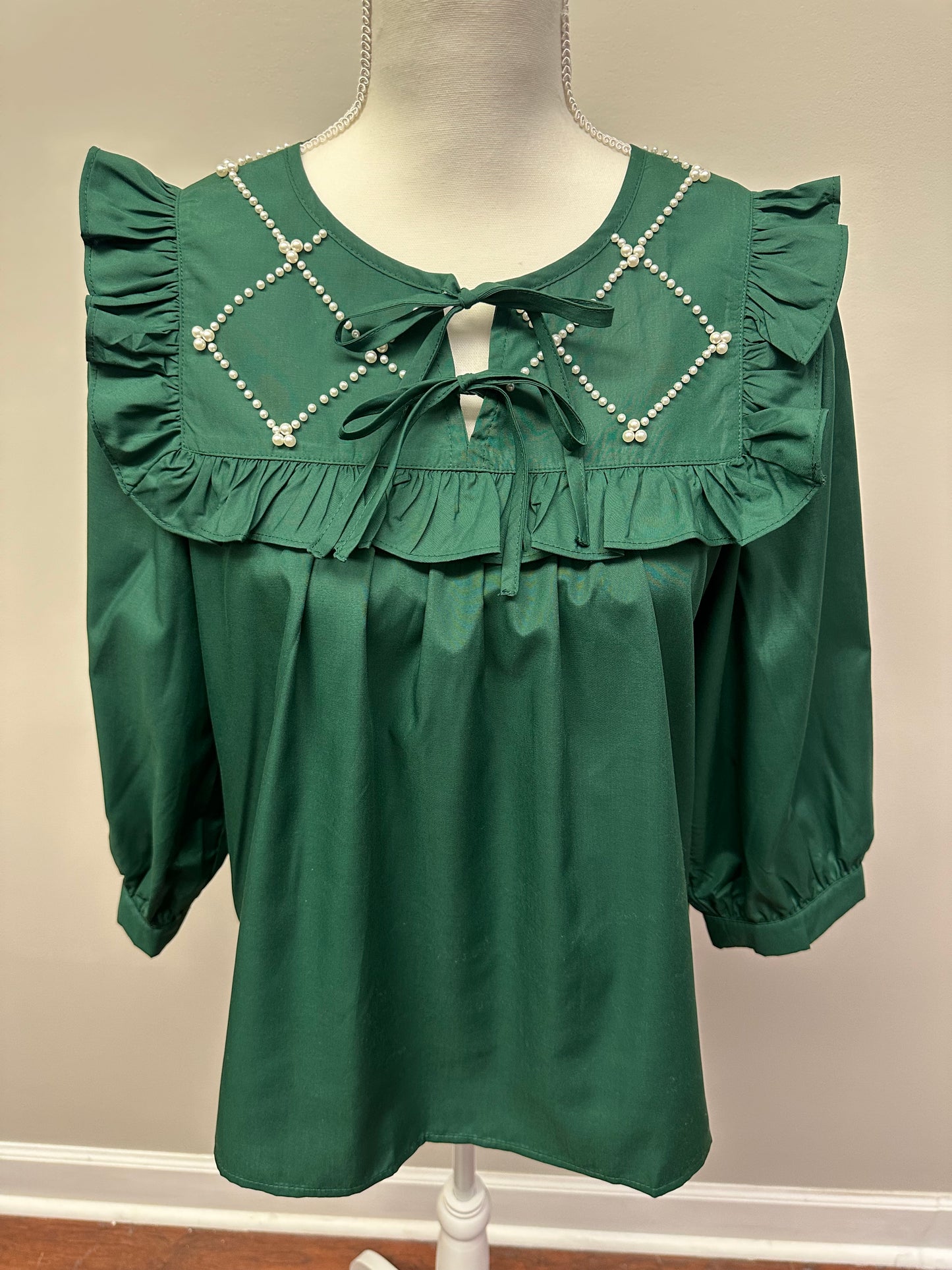 Merry Pearls Top Green